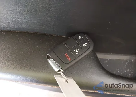 2018 Jeep Compass Latitude 4X4 from USA, damaged, VIN 3C4NJDBB8JT180244